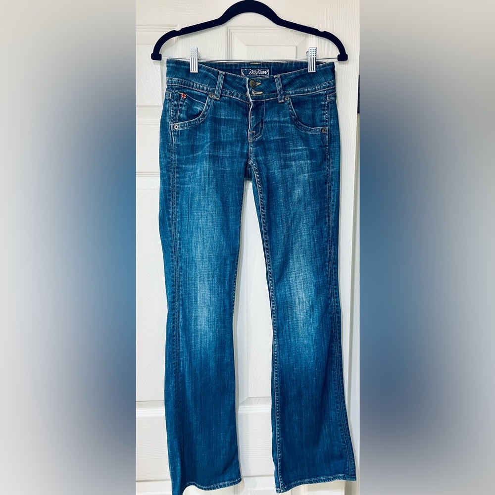 Woman’s Hudson Straight Leg Wash Jeans- Size 27